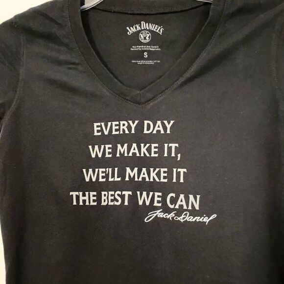 Jack Daniel’s fitted T-Shirt size small. Black - Picture 2 of 4